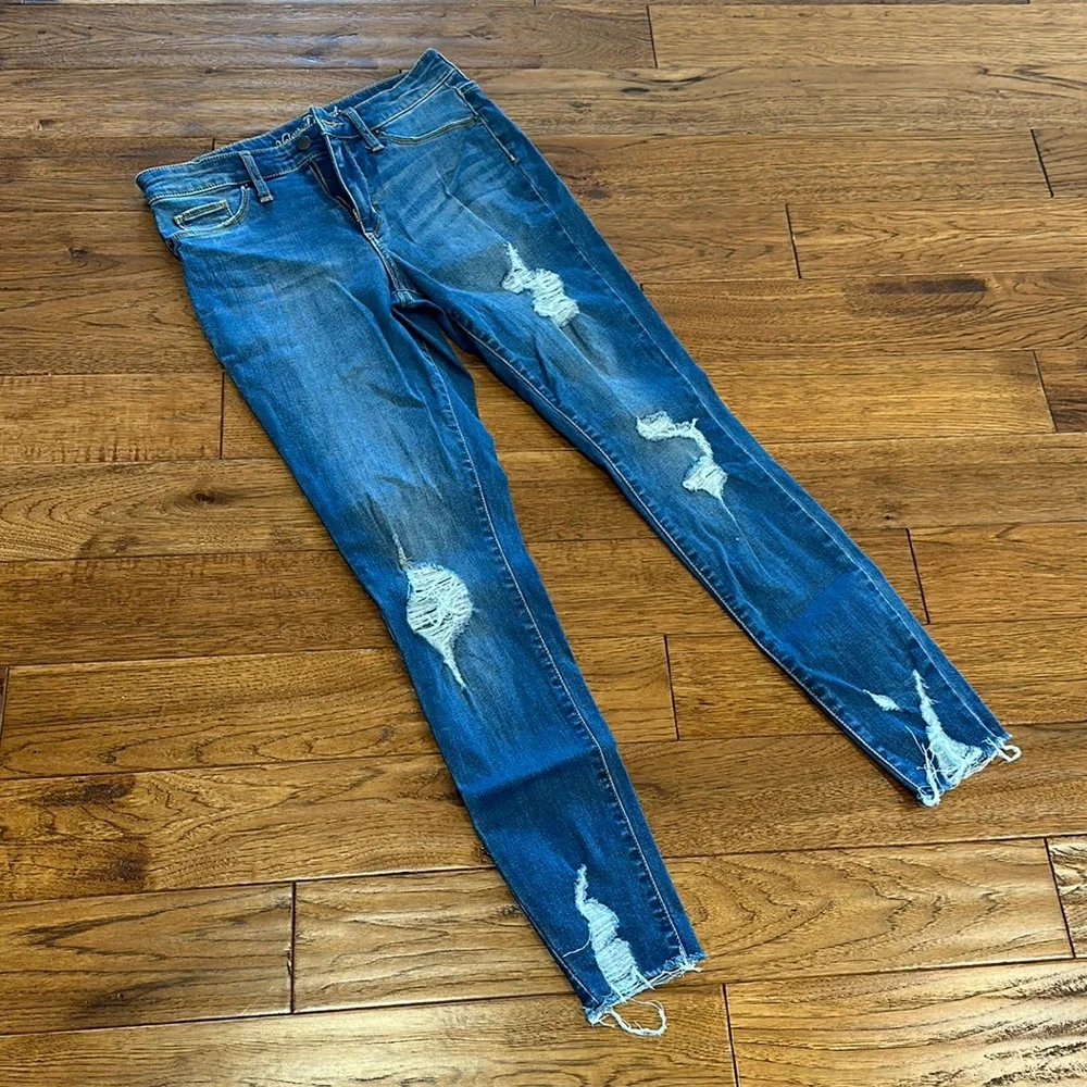 Like New Women’s Universal Thread Jeans - Picture 1 of 7
